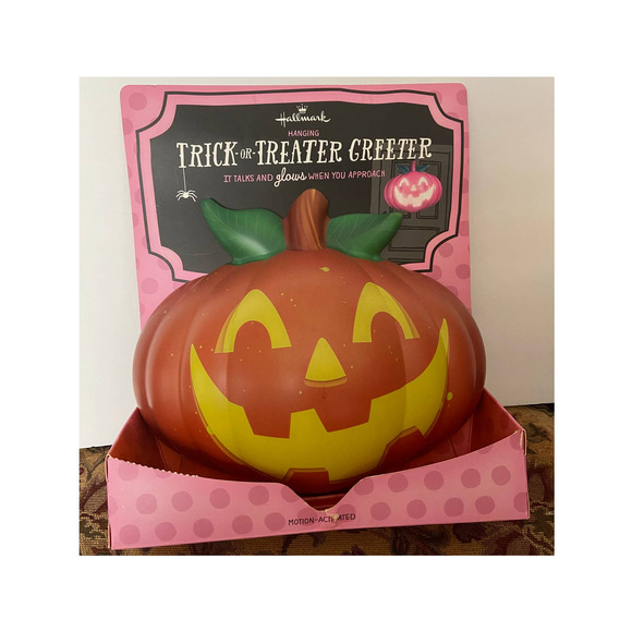 Brand New Hallmark Hanging Trick‎ or Treater Pumpkin Greeter - Picture 1 of 5